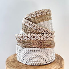 SET OF 3 SHELL NATURAL WHITE ROUND WICKER BASKETS COASTAL DECOR - Lustere Living
